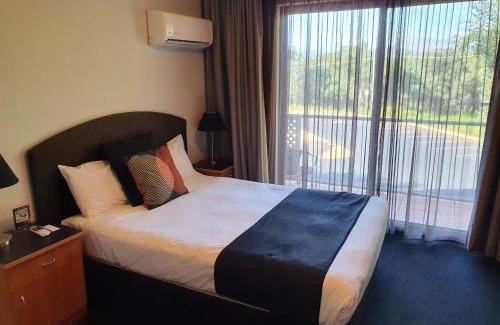 Greenway Hotel | Discover Alpha Hotel Canberra: Family-Friendly Comfort Awaits