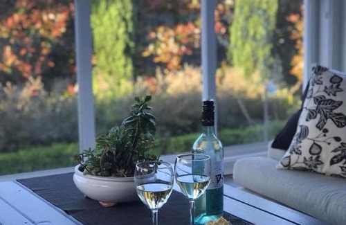 Renwick House | Scenic Abode with a View: Rated 9/10, Family-Friendly Stay