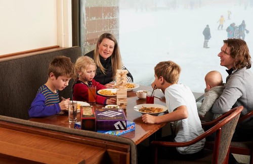 Mount Buller Hotel | Cozy Abom Hotel: Ideal for Family Getaways with Breakfast