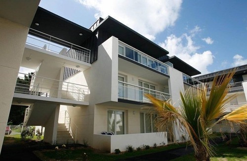 Plougasnou Condo | Budget-Friendly Hotel Steps from the Beach with Pool Access