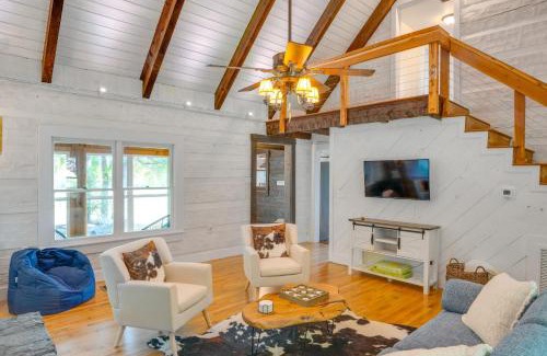 Rutherford County House | Relaxing Murfreesboro Cabin Near Downtown Attractions