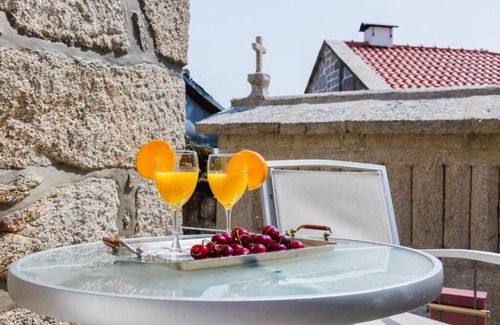 Soajo House | Family-Friendly Stay with Kitchen Amenities Awaits You!