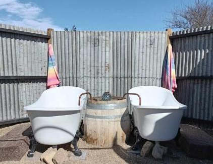 Alexandra Bed & Breakfast | Relax at About Thyme for Sleeps & Treats with Hot Tub Access