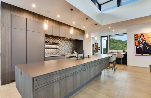West Lake Hills House | Indulge in Luxury Services & Spa Retreat - Guest Rated 10/10