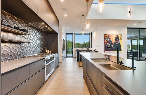 West Lake Hills House | Indulge in Luxury Services & Spa Retreat - Guest Rated 10/10