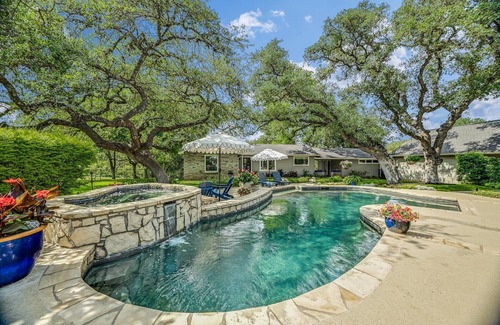 Westwood House | Free Night Offer: Westlake | Pool, Spa & Downtown Access
