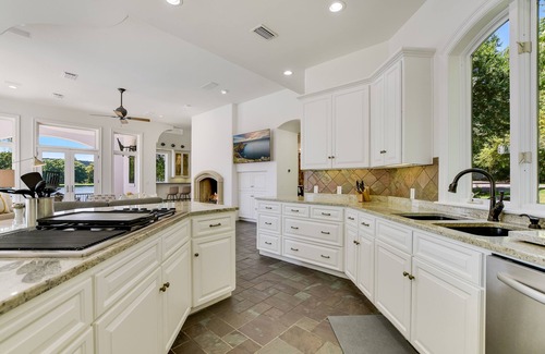 Austin House | Relaxing Getaway at Above Casa Paradiso I Lake Austin