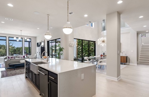 Austin House | Unforgettable Getaway at Above Collectic: Pool & Game Room