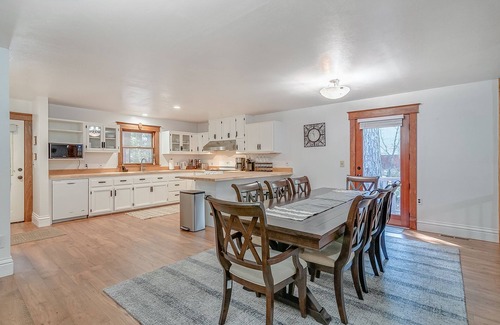 Hathaway Pines Cabin | Discover ABOVE IT ALL: Unique Mountain Retreat for 15