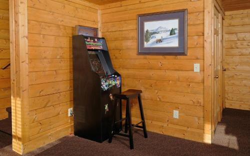 Sevierville Villa | Above it All: Guest Rated 9/10 with Pool & Hot Tub
