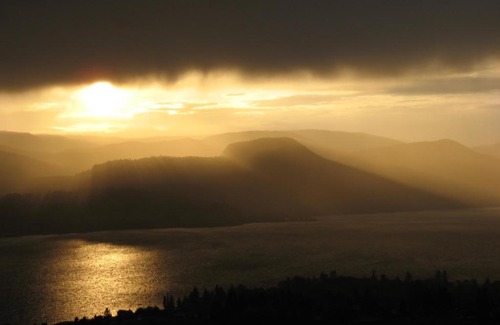 Okanagan-Similkameen Bed & Breakfast | Discover Above Naramata Bed & Breakfast: 4-Star Retreat