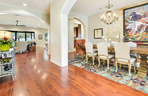 Austin House | Above Serenity| Luxury Services Included* I 8Mi ATX | Pool/Spa | Views