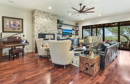 Austin House | Above Serenity| Luxury Services Included* I 8Mi ATX | Pool/Spa | Views