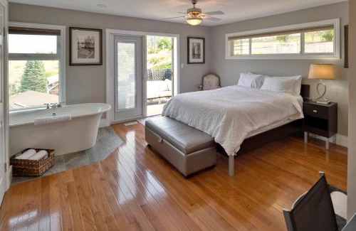Okanagan-Similkameen Bed & Breakfast | Inviting Above the Beach Guest Suites with Kitchen & Breakfast