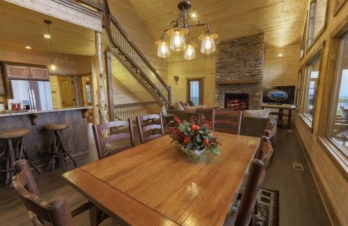 Jasper Cabin | Unforgettable Retreat at Above The Clouds | 9.6/10 Guest Rated