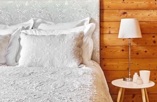 Port Fairy House | Family-Friendly Abrahams On Bank with Top Review Score
