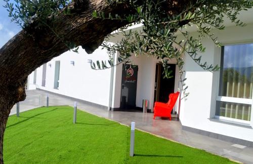 Comiso House | Welcoming Abraxia Guest House: High Review Score & Family-Friendly