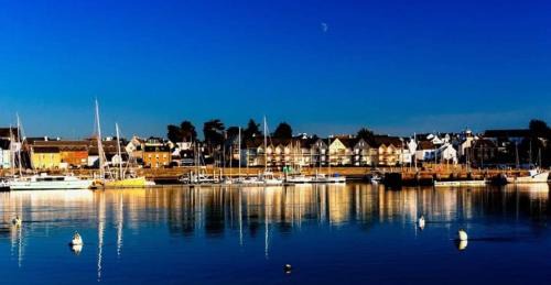 Etel Apartment | Oceanfront Abris du pêcheur: Exceptional Guest Experience