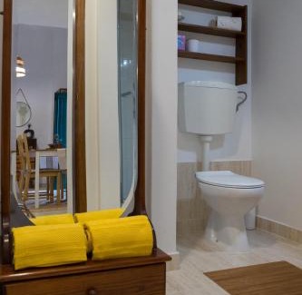 Nossa Senhora das Misericordias Apartment | Discover Family-Friendly Stays at Abrigo do Castelo - Chapim