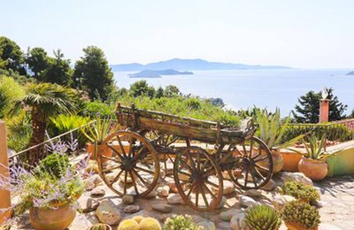 Achladies Apartment | Coastal Getaway: Villa Stratos with Majestic Ocean Views