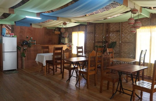 Loay House | Budget-Friendly ABS Native Inn with Family Amenities