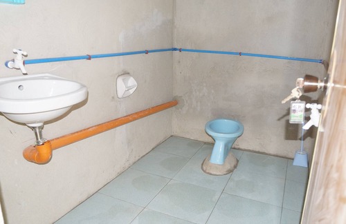 Loay House | Budget-Friendly ABS Native Inn with Family Amenities