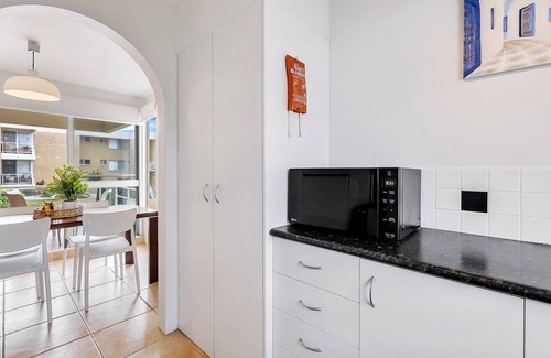 Alexandra Headland Apartment | Oceanfront 2-Bedroom Apartment with Enchanting Views