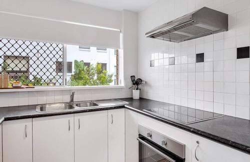 Alexandra Headland Apartment | Oceanfront 2-Bedroom Apartment with Enchanting Views