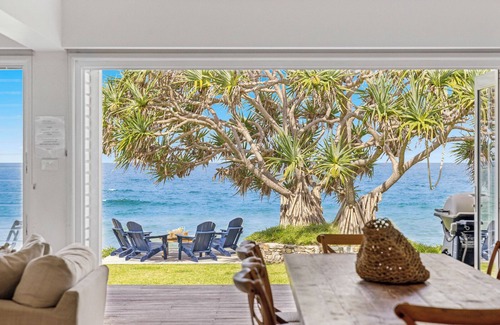 Sapphire Beach House | Beachfront Bliss: Hampton on the Beach with Pet-Friendly Perks