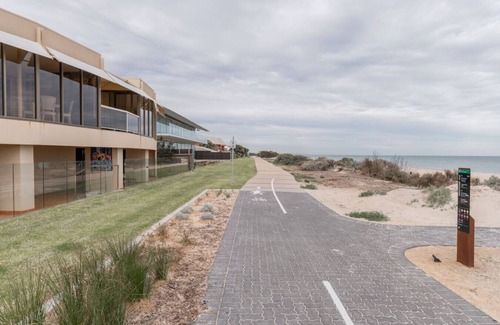 Adelaide House | Discover Semaphore Mansion: Family-Friendly Retreat Awaits