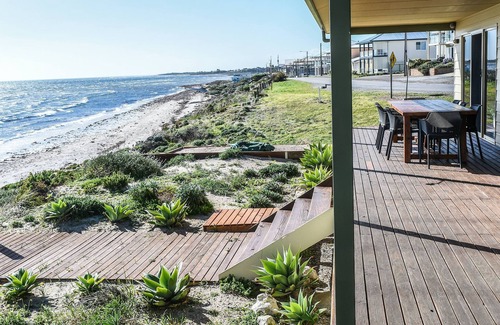 Moorowie House | Ultimate Beachfront Retreat at Hardwicke Bay – 10/10 Rated