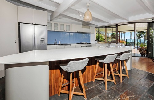 Holloways Beach House | Picturesque Beachfront House with Private Pool & Ocean View