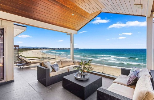 Shellharbour House | Beachfront Retreat with Pool & Ocean Views Near Sydney