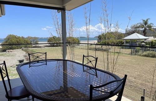 Pindimar House | Experience Pindimar Beach House: Ocean View & Pet Friendly