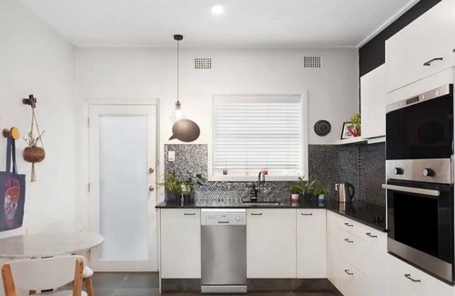 Central Coast Apartment | Absolute Beachfront Surf Unit 🏖 In Terrigal/Wambi