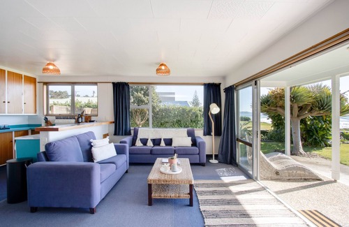 Waimarama House | Prime Beachfront Retreat - Waimarama Holiday Home Awaits