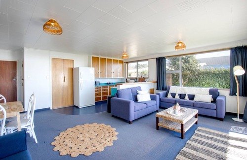 Waimarama House | Prime Beachfront Retreat - Waimarama Holiday Home Awaits