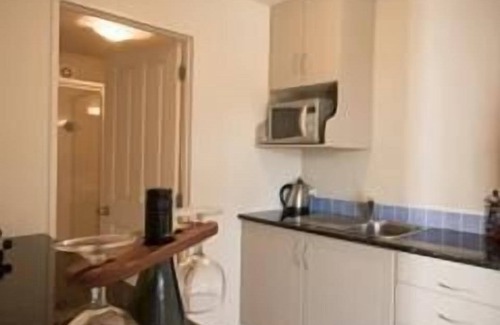 Paihia Hotel | Experience Absolute Bliss with Pool & Restaurant Amenities
