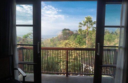 Kayu Putih Villa | Indulge in Splendor Above Lovina, North Bali