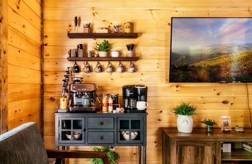 Wears Valley Cabin | Discover Absolute Privacy with Spa and Pool Access!