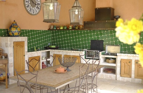 Lorgues Apartment | Tranquil Escape 45 km from St-Tropez with Ocean Views