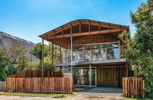 Brunswick Heads House | Absolute waterfront, 3 story beach house. Walk to everything.