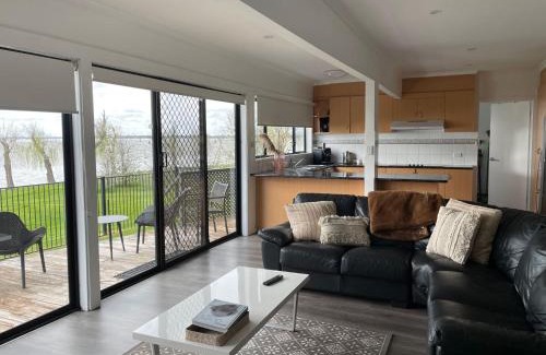 Yarrawonga House | Scenic Waterfront Retreat at Woodlands - Family & Pet Friendly