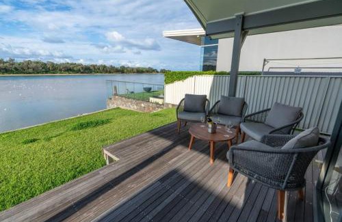 Minnamurra House | Waterfront Beach House with Family and Pet-Friendly Amenities