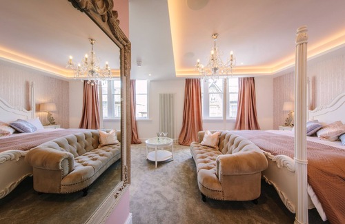 Kirkby Lonsdale Bed & Breakfast | Absoluxe Suites: Guest Rated 10/10 with Family-Friendly Amenities