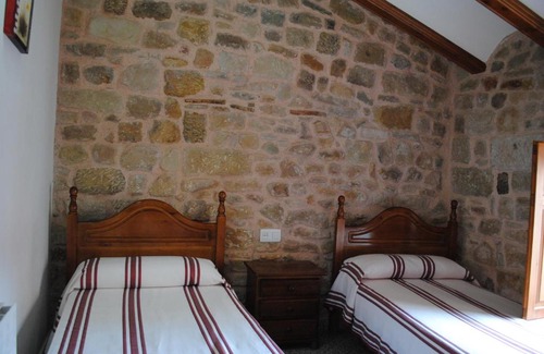 Mora de Rubielos Apartment | Pet-Friendly Abuelo Duplex: Perfect for Family Getaways