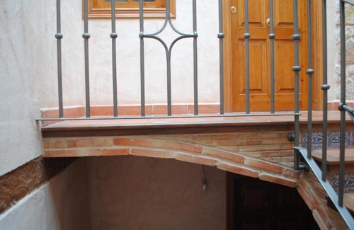 Mora de Rubielos Apartment | Pet-Friendly Abuelo Duplex: Perfect for Family Getaways
