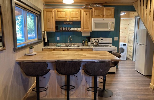 Goldendale Apartment | Adventure Awaits: Top-Rated Hotel with Unique Amenities