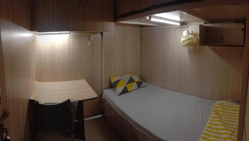 Shahpur Jat Hostel | Abuzz Oxfordcaps ShahpurJaat Delhi - For Females Only