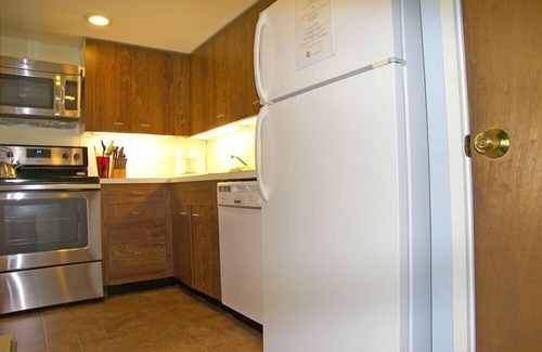 Lincoln House | Relaxing Retreat at V063E - Pool, Spa & Family-Friendly